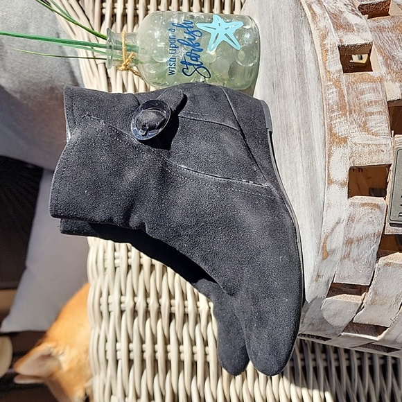 IMPO Gillianna Black Faux Suede Wedge Ankle Bootie  Womens 6.5M - Picture 3 of 5